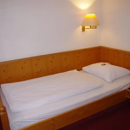 Hotel Restaurant Krokodil 3*
